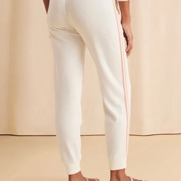 Faherty New with Tags Molly Jogger & Crew Neck - Picture 10 of 10